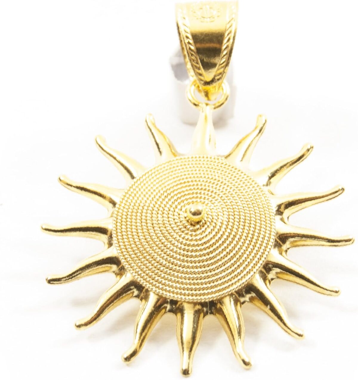 Avis sur le pendentif soleil Corbula en or jaune 18 cts