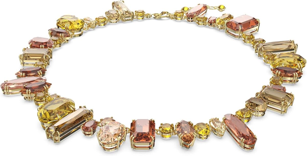 Avis sur le collier Gema Swarovski : un éventail scintillant de cristaux