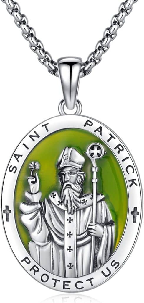 Avis sur le collier saint patron en argent sterling 925
