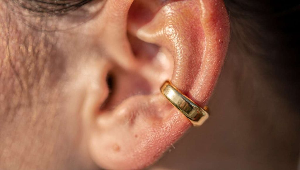 Comment mettre un earcuff en 2 secondes ?