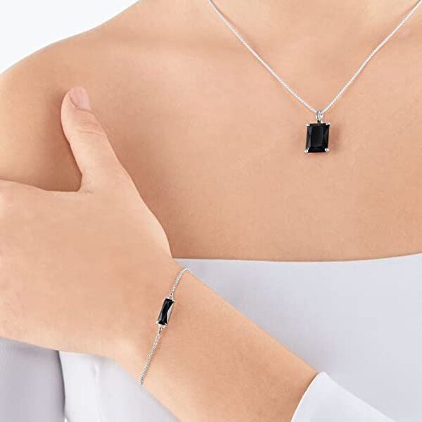 Découvrez notre analyse détaillée du bracelet femme Thomas Sabo en argent et onyx noir : un bijou alliant élégance, modernité et qualité artisanale