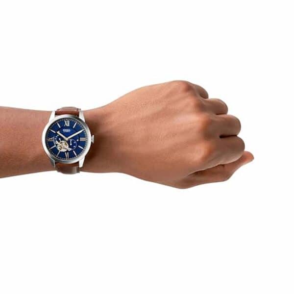 Découvrez notre test complet de la montre Fossil Townsman ME3110 : une fusion parfaite entre design raffiné et mécanique de précision pour les amateurs d'horlogerie sophistiquée.